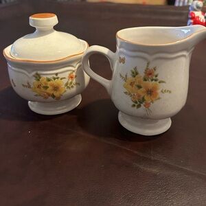 Butterfly cream & sugar set